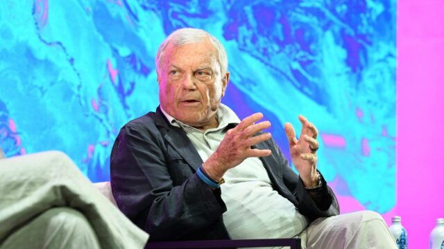 Sir Martin Sorrell has identified the key AI skill for the future: ‘People who share will be the new kings and queens’